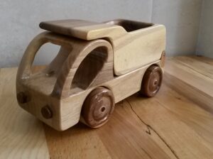 کامیون فانتزی چوبی